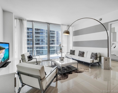 475 Brickell Ave - Photo Thumbnail 11