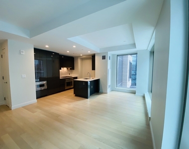 135 Seaport Blvd - Photo Thumbnail 2