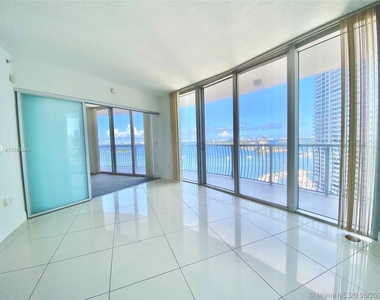 1750 N Bayshore Dr - Photo Thumbnail 1