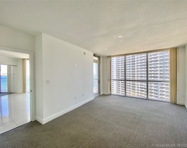 1750 N Bayshore Dr - Photo Thumbnail 11