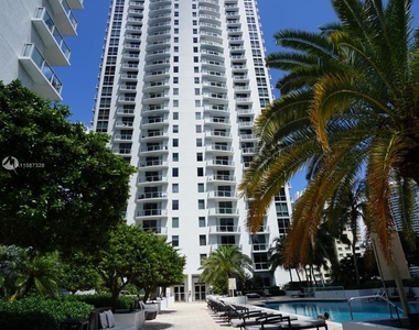 1060 Brickell Ave - Photo Thumbnail 33