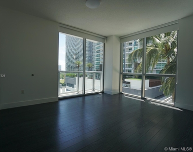 1060 Brickell Ave - Photo Thumbnail 10