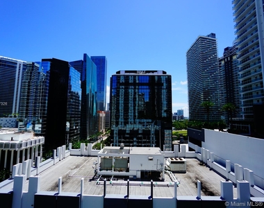 1060 Brickell Ave - Photo Thumbnail 7