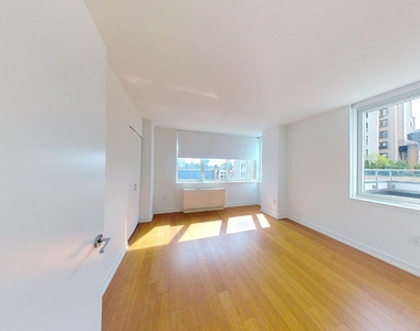 High end sunny luxury 2 beds for rent  West 93rd Street - Photo Thumbnail 3