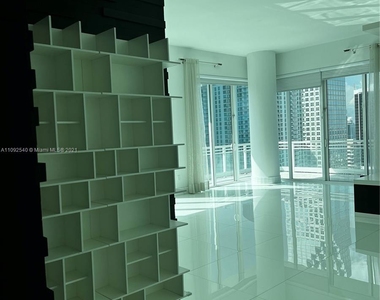 900 Brickell Key Blvd - Photo Thumbnail 20