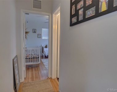 8225 Hawthorne Ave - Photo Thumbnail 29