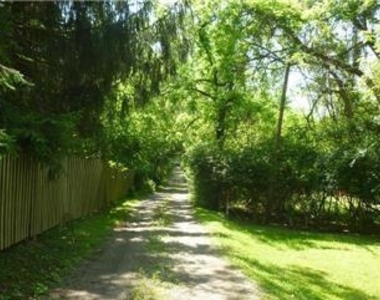 2758 Chain Bridge Rd - Photo Thumbnail 10