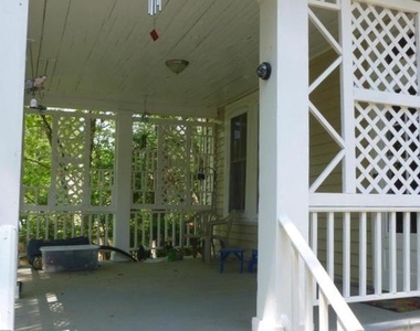 2758 Chain Bridge Rd - Photo Thumbnail 12