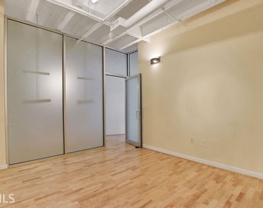 805 Peachtree St  #105 - Photo Thumbnail 4