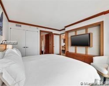 6801 Collins Ave - Photo Thumbnail 18