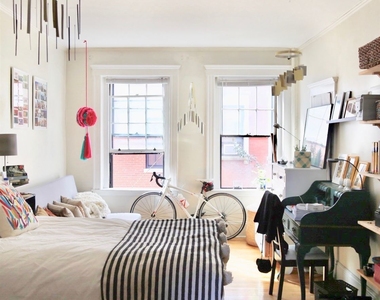 61 Myrtle St # 33 - Photo Thumbnail 0