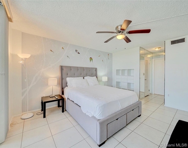 1351 Ne Miami Gardens Dr - Photo Thumbnail 13