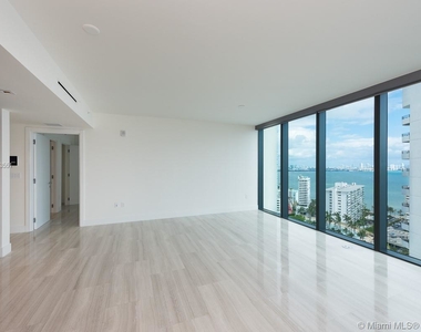 1451 Brickell Ave - Photo Thumbnail 6