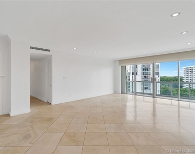 2451 Brickell Ave - Photo Thumbnail 8