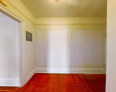 Spectacular sunny cosy one bed for rent at Dagaw pl prime location  Manhattan  - Photo Thumbnail 7