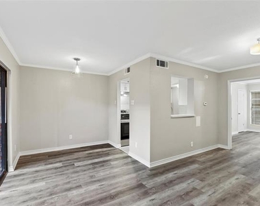 5916 Gaston Avenue - Photo Thumbnail 2