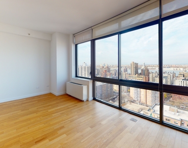 808 Columbus Avenue - Photo Thumbnail 11