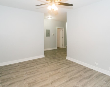 6948 N. Wolcott, Unit 2 - Photo Thumbnail 8