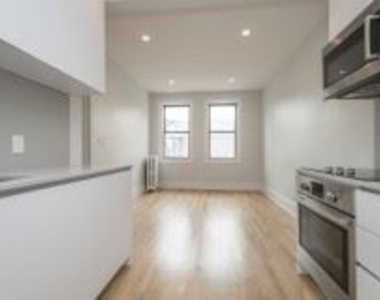 4 Elko St Apt 10 - Photo Thumbnail 3