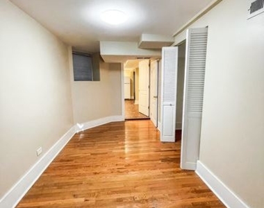 2242 N Halsted St Gdn - Photo Thumbnail 7