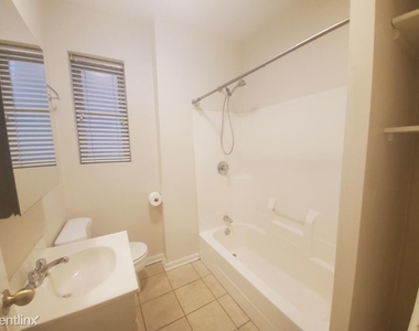 1623 N Hermitage Ave Br - Photo Thumbnail 5