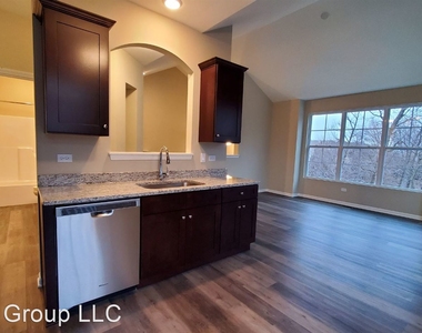 320 Timber Ridge Ct - Photo Thumbnail 2