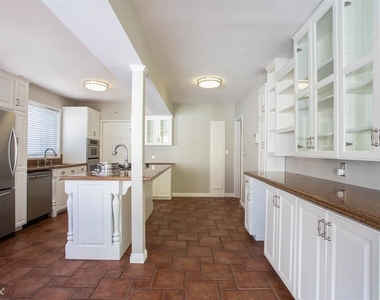 3832 Sutro Ave - Photo Thumbnail 12