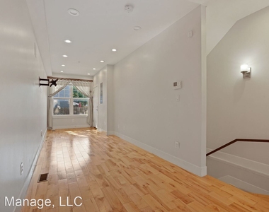 707 18th St Ne Apt #1 - Photo Thumbnail 3