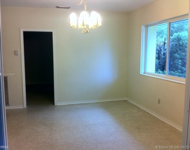 1216 Granada Blvd - Photo Thumbnail 3