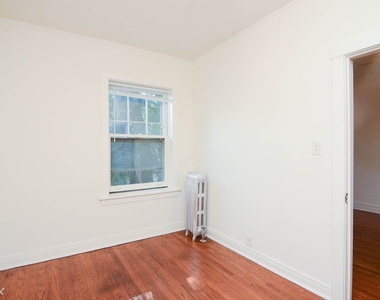 3510 N. Wolcott, Unit 2 - Photo Thumbnail 14