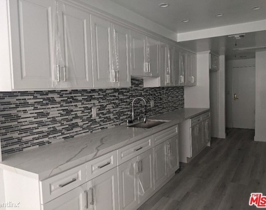 10390 Wilshire Blvd Apt 1406 - Photo Thumbnail 4