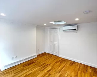 4th Ave - NO FEE - Duplex in Prime Park Slope - Photo Thumbnail 2