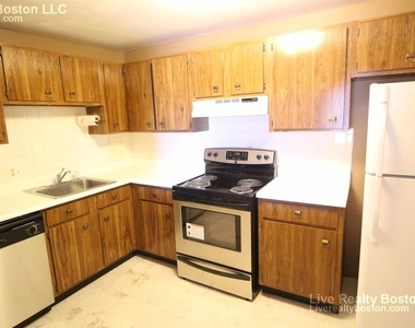 121 Tremont St Apt C3 - Photo Thumbnail 12