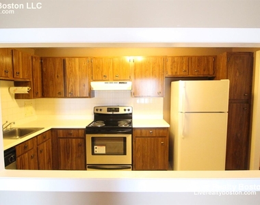 121 Tremont St Apt C3 - Photo Thumbnail 1