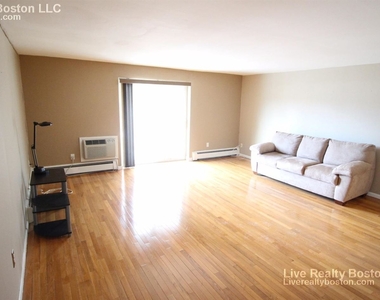 121 Tremont St Apt C3 - Photo Thumbnail 8