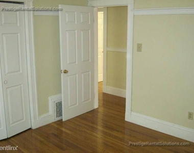 21 Roseclair St - Photo Thumbnail 1