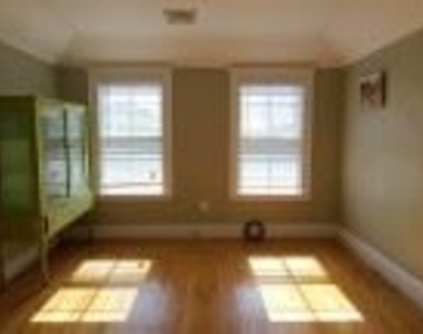 65 Olcott St Apt 3 - Photo Thumbnail 6