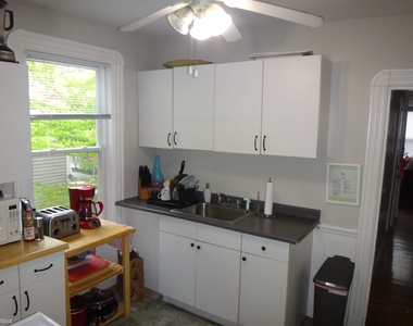 568 Green St Apt 2 - Photo Thumbnail 6