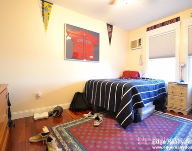 5 Delaware Pl Apt 3 - Photo Thumbnail 5