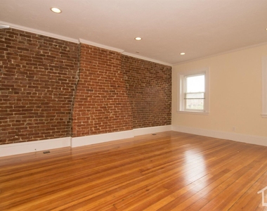 1616 Beacon St Apt 2 - Photo Thumbnail 3