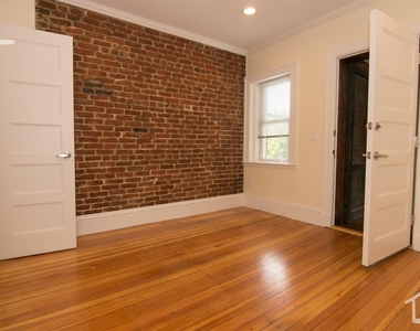 1616 Beacon St Apt 2 - Photo Thumbnail 5