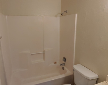 2408 Jaguar Dr - Photo Thumbnail 4