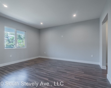 4020 Stevely Ave - Photo Thumbnail 4