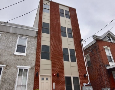 522 N Preston St - Photo Thumbnail 1