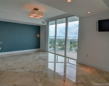 5959 Collins Ave - Photo Thumbnail 11