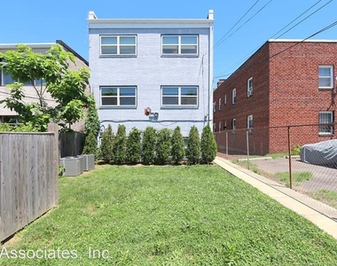 758 Girard Street, Nw - Photo Thumbnail 16