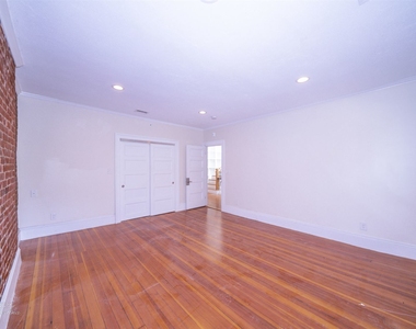 1616 Beacon St Apt 3 - Photo Thumbnail 8