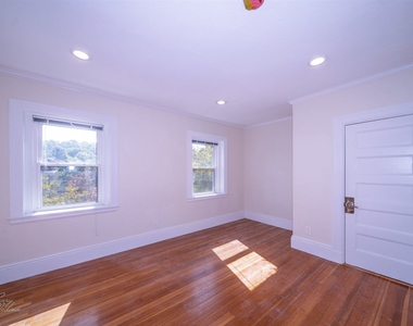 1616 Beacon St Apt 3 - Photo Thumbnail 6