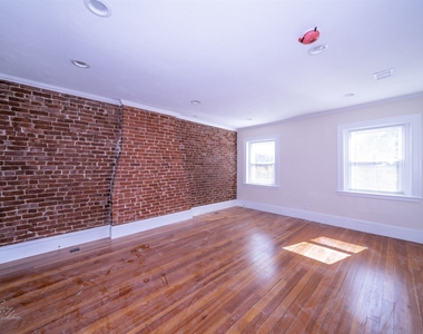 1616 Beacon St Apt 3 - Photo Thumbnail 10