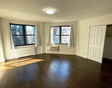 157 E 57th Street - Photo Thumbnail 8